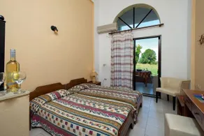 Blue Lagoon Holiday Apartments - Image 4