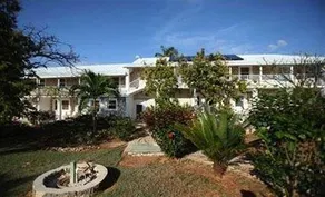 Hut Pointe Inn - Image 2