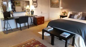 Mitchelcroft Bed & Breakfast - Image 4
