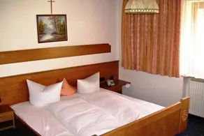 Double room, shower, toilet - Image 4