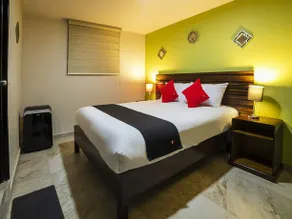 Hotel B Las Campanas - Image 1