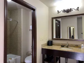 Best Western Plus Campus Inn - Image 2