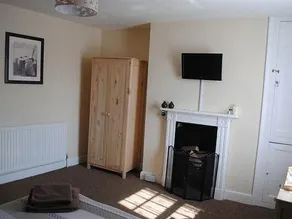 The Beaufort Arms - Image 2