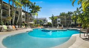 Noosa Beach Apartment on HASTING ST French quarter resort.Noosa Heads - Image 2