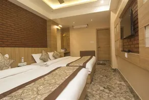 OYO 27992 Hotel Ganpati - Image 4