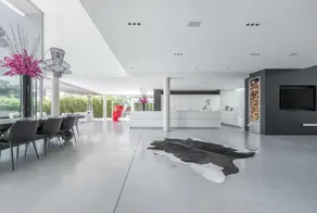 Architect Designed Villa & Iconic View - Image 2