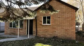 Blue Spruce on Main - Convenient location - 4bd remodeled - Image 2