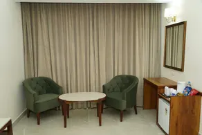 Hotel Le-Crown - Image 2
