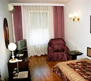 Splendid Ruse - Image 3