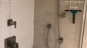 Luxury One Bed/Bath condo w/ parking on Whyte Ave - Image 3