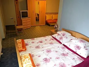 Kastélykert Szálló - Image 4