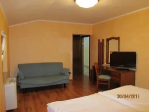 Tourist Farm Arkade - Image 4