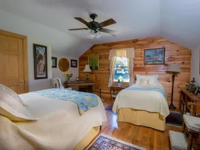 River ' s Edge Inn - Image 5