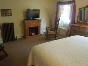 Suites on Broadway - Image 2