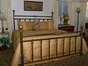 Old Yacht Club Inn - Image 4