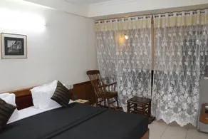Hotel Suruchi - Image 4