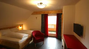 Double room, shower, toilet, balcony - Image 4