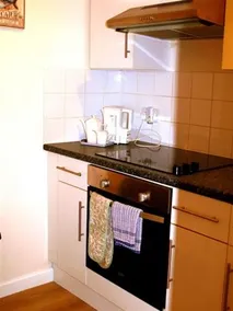 Kensington Court Holiday Apartments - Image 2