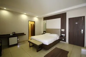Vels Hotel - Image 5