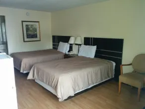 Express Inn East - Image 3