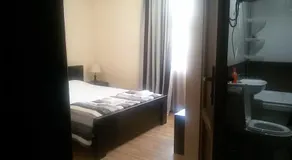 Lomari's Guest House - Image 4