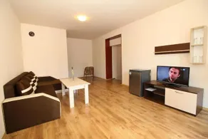 Tryavna Lake Apartment - Image 3