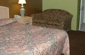 Bradford Inn & Suites - Image 2