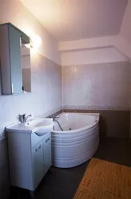 Pensiunea Casa Cu Flori - Image 3
