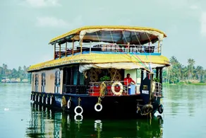 The Dream Cruises House Boats - Image 1