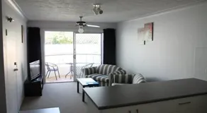 Family Oasis @ Broadbeach - Image 3