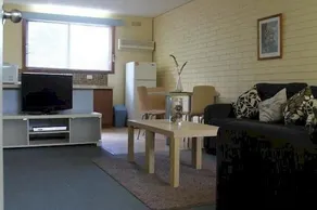 Ellenvale Holiday Units - Image 3