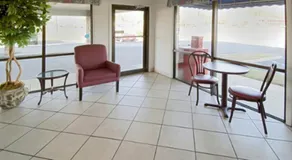 Daybreak Suites Extended Stay - Dothan - Image 4