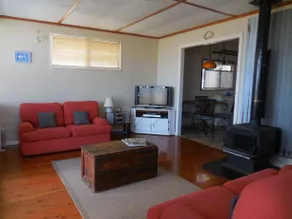 A Lakehouse on Burrill Lake - Image 3