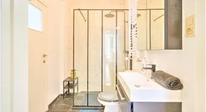 Penth A Apartment in Heart of Antwerp - Image 3