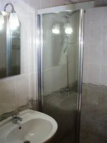 Tomi Family Apartments - Image 5