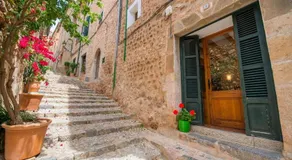 CAN MATEU - Chalet with terrace amidst the Tramuntana mountain range, a few km from Biniar - Image 2