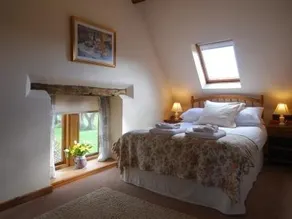 Broadway Manor Cottages - Image 4