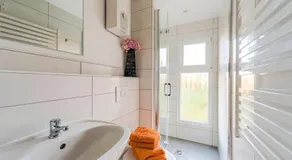 Stunning Holiday Home in Güntersberge near Lake - Image 4