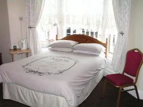 Sunny Ives Guest House - Image 5