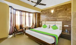 OYO 24954 Hotel Amrita - Image 2