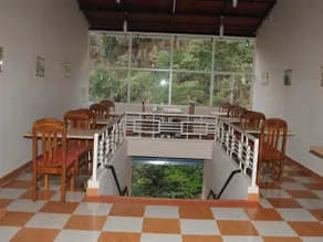 Pinewood guesthouse - Image 3