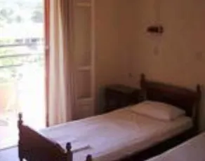 Yiannis Apartments - Image 4