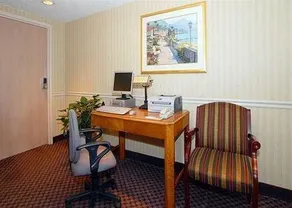 Travelers Inn Cooperstown - Image 2