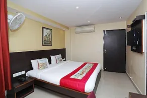 Hotel Lily Bay Inn - Image 2