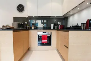 Camstay Riverside Apartment - Image 3