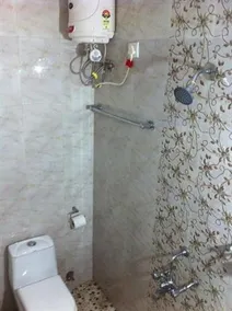 ARYANS GUEST HOUSE - Image 5