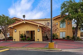La Quinta Inn by Wyndham College Station - Image 3