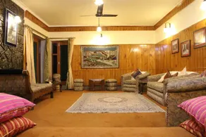 The Cottage Nigeen | Rooms & Caretaker - Image 4