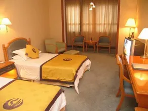 TWENTY FOUR BRIDGE HOTEL - Image 2