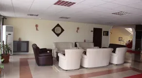 Uset Hotel - Image 2